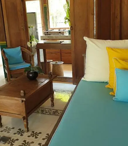 Limasan Lodge *